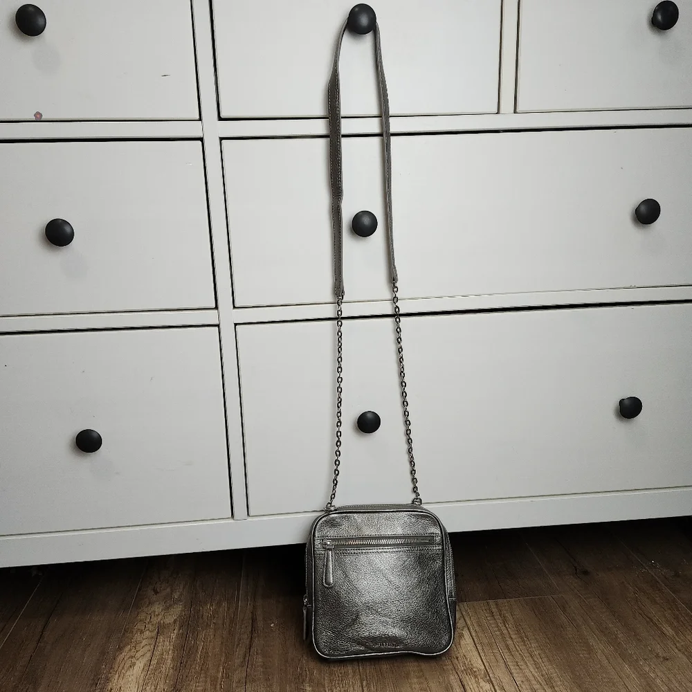 Vera Bradley Women's leather Elena Sycamore Square Crossbody metallic silver - Picture 4 of 16